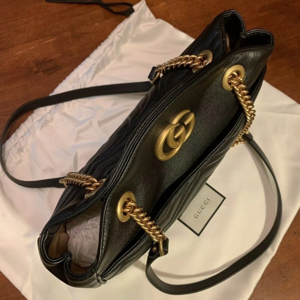 Gucci GG Medium Matelasse Shoulder Bag - Picture 2 of 7
